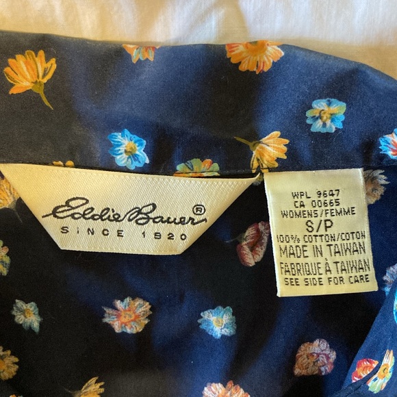 Women’s EddieBauer cotton button-down floral blouse – size Small - like new - Picture 2 of 4